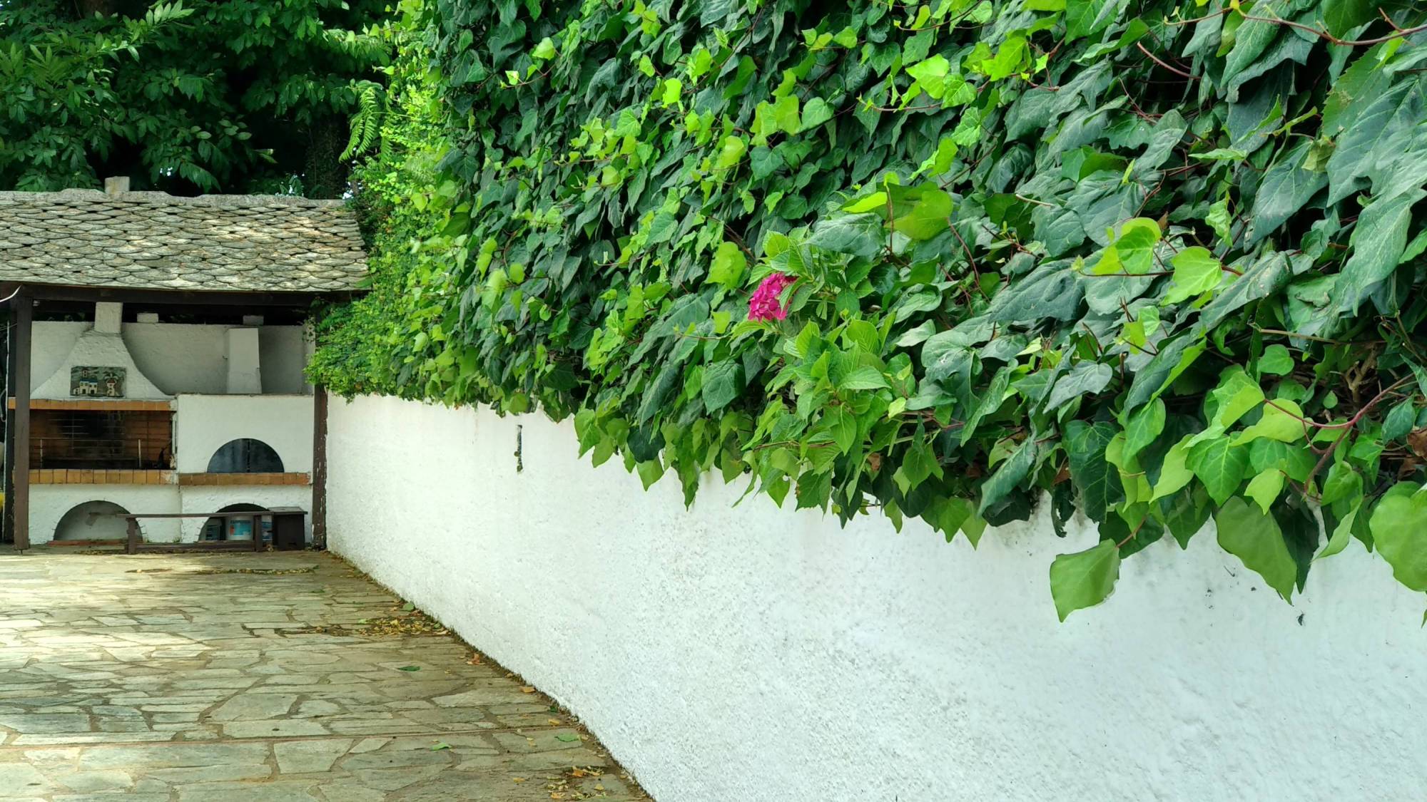 tessera-villa-parking-and-bbq